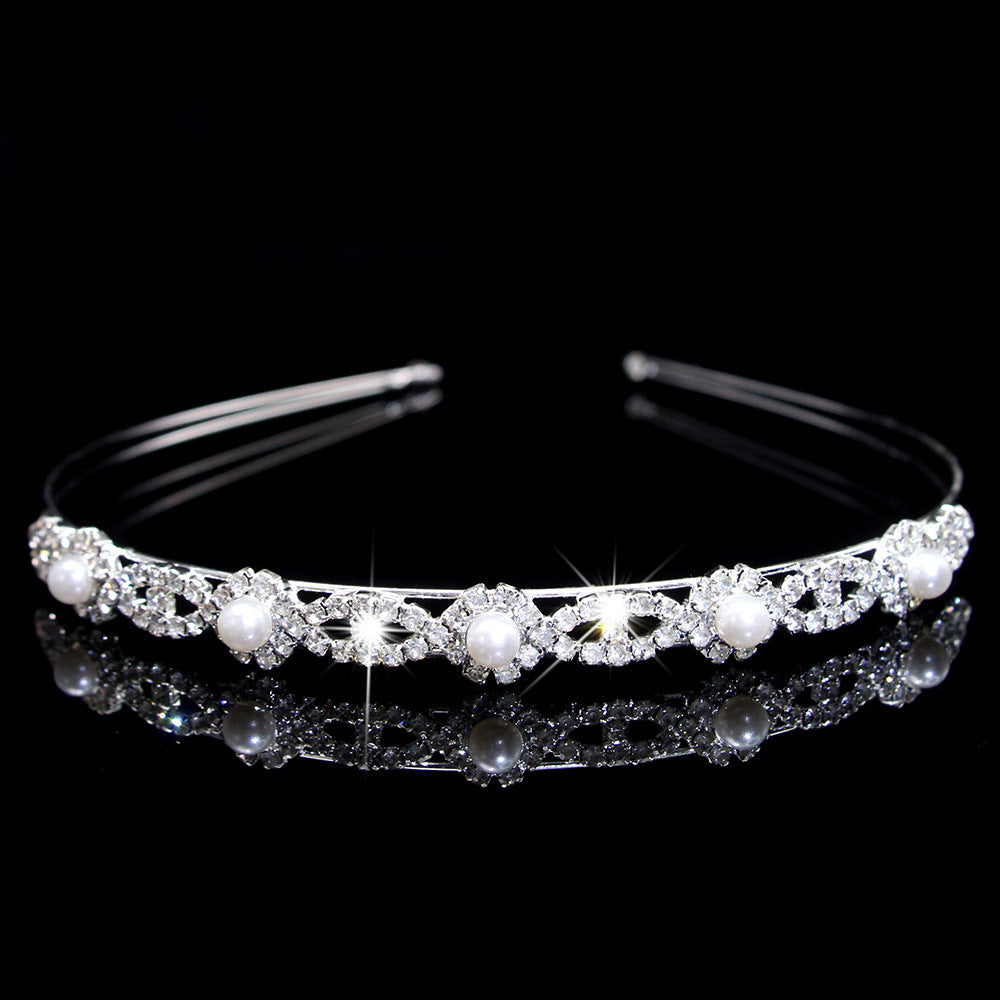Wholesale Multi-layer pearl high-grade claw necklace exquisite rhinestone heart accessories